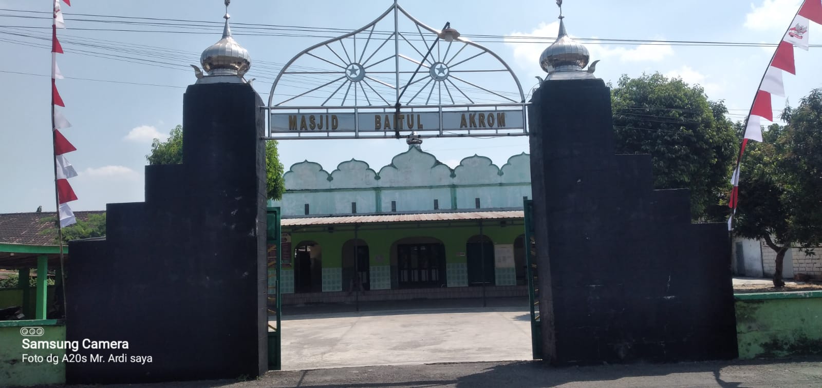 1. Nama Masjid