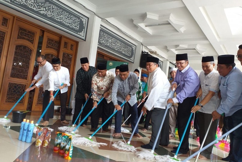 Program keindahan dan kebersihan masjid