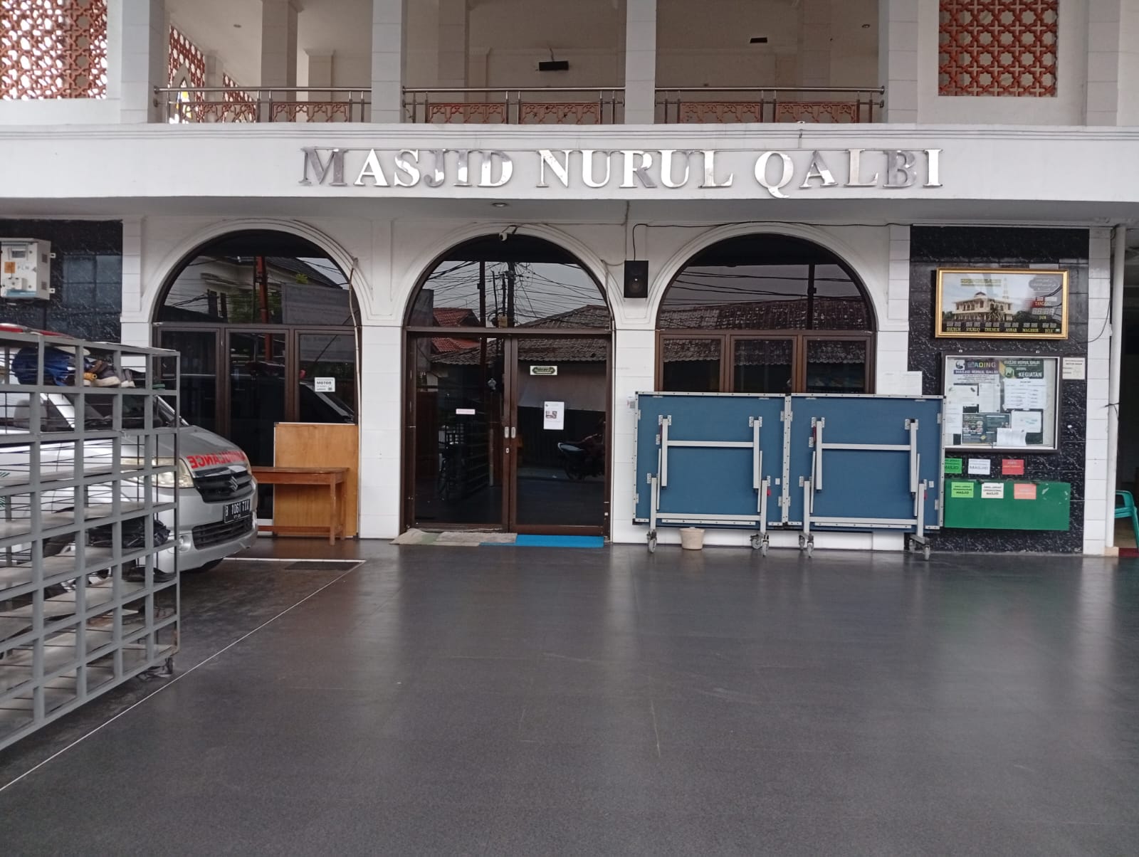 Masjid Nurul Qalbi Sakinah - dari Depan