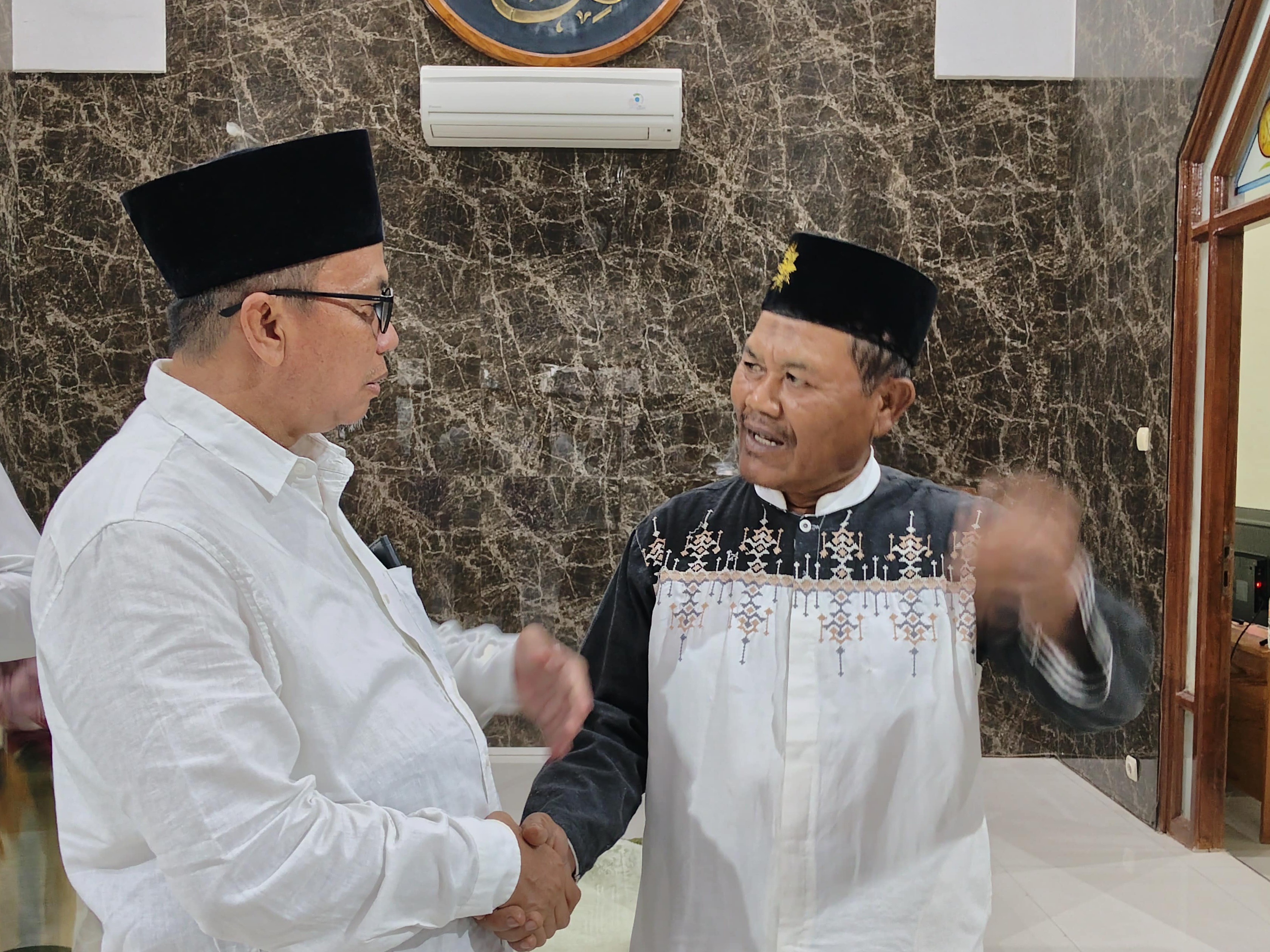 Keakraban Imam Rawatib dan Penceramah