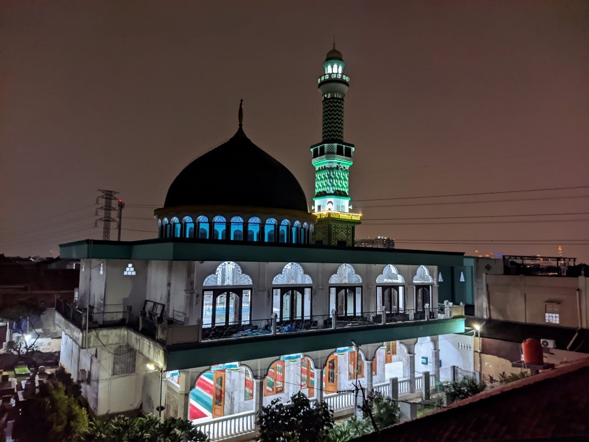 Masjid tampak samping