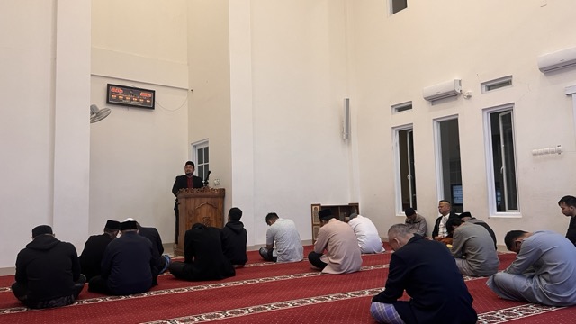 KAJIAN AHAD MALAM 