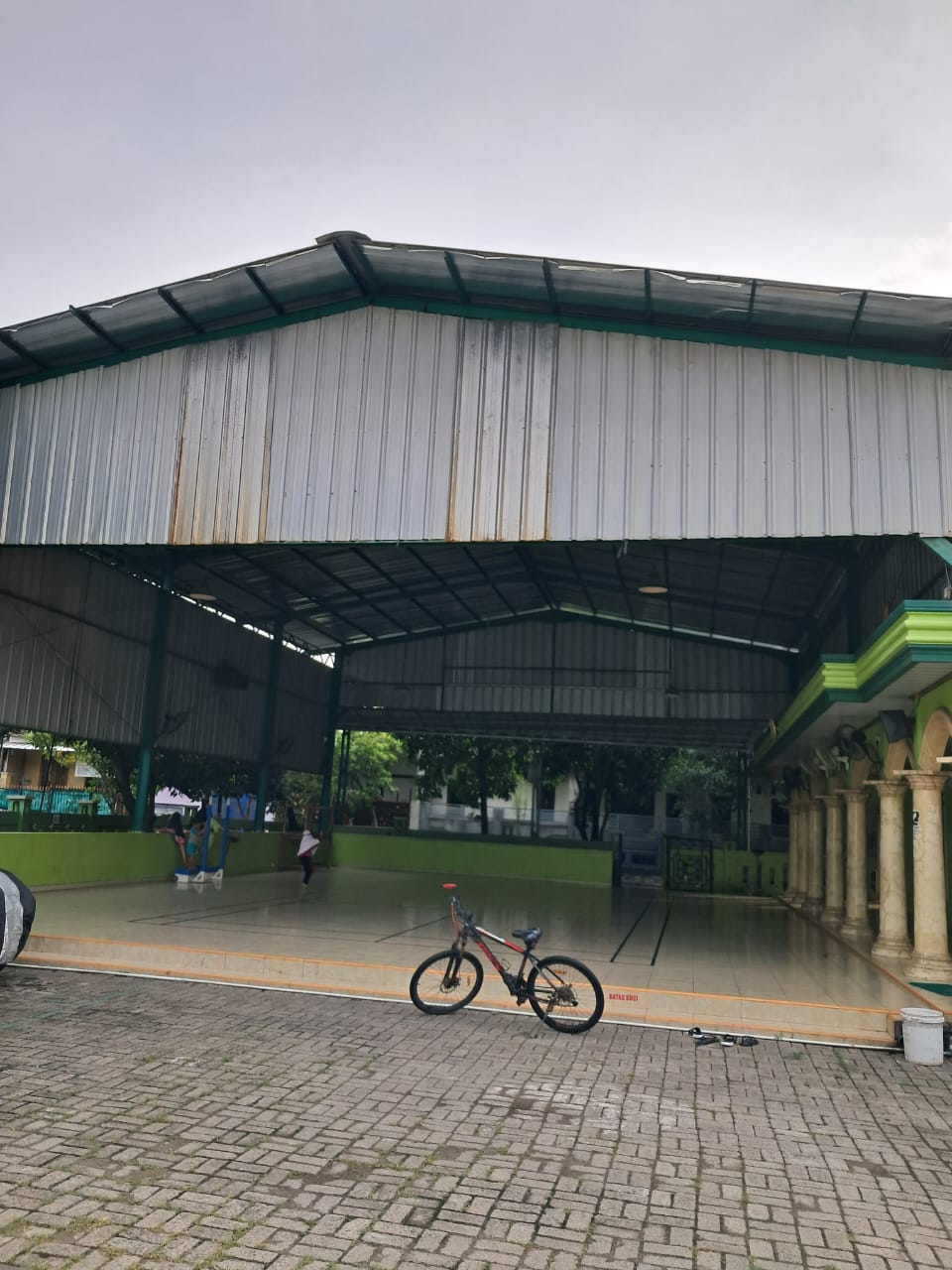 Fasilitas Masjid Baitul Mukhlishin